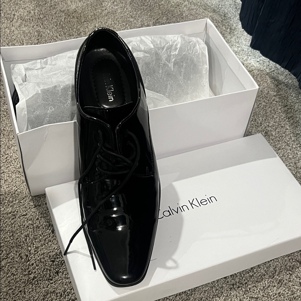 Calvin Klein Men's Glossy Black Oxfords